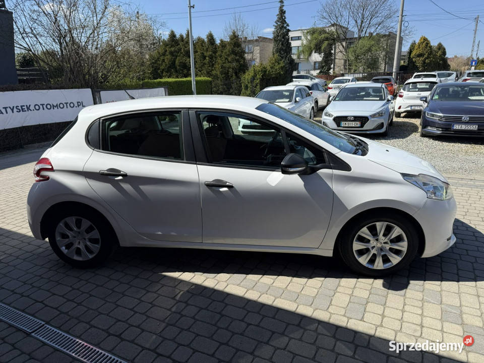 Peugeot 208 14 HDi 68 Klimatyzacja Opony