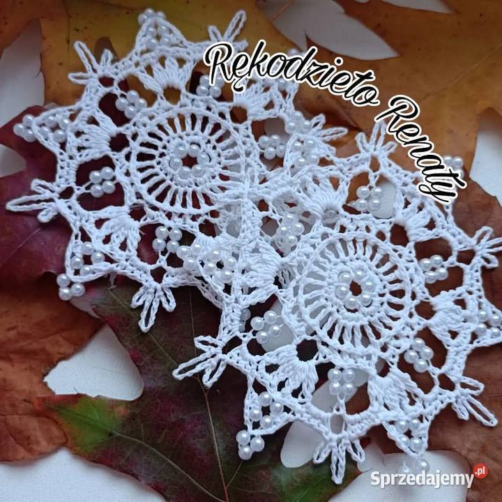 Gwiazdki śnieżynki z perełkami rękodzieło na Boże Narodzenie