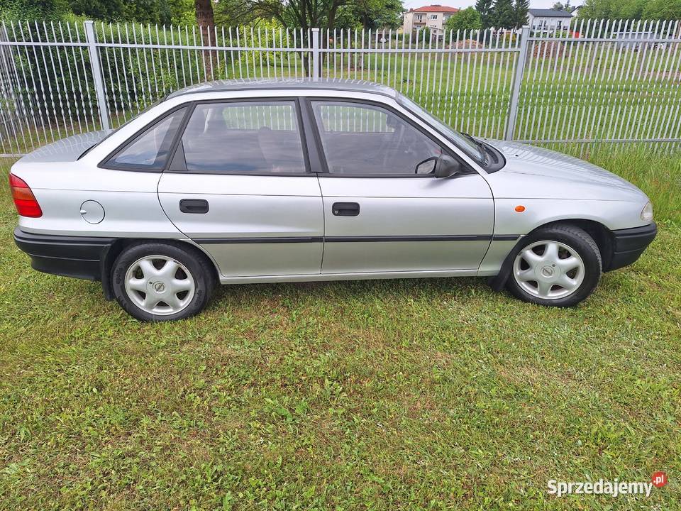 Sprzedam Opel Astra maly przebieg 73 nieuszkodzony Kielce