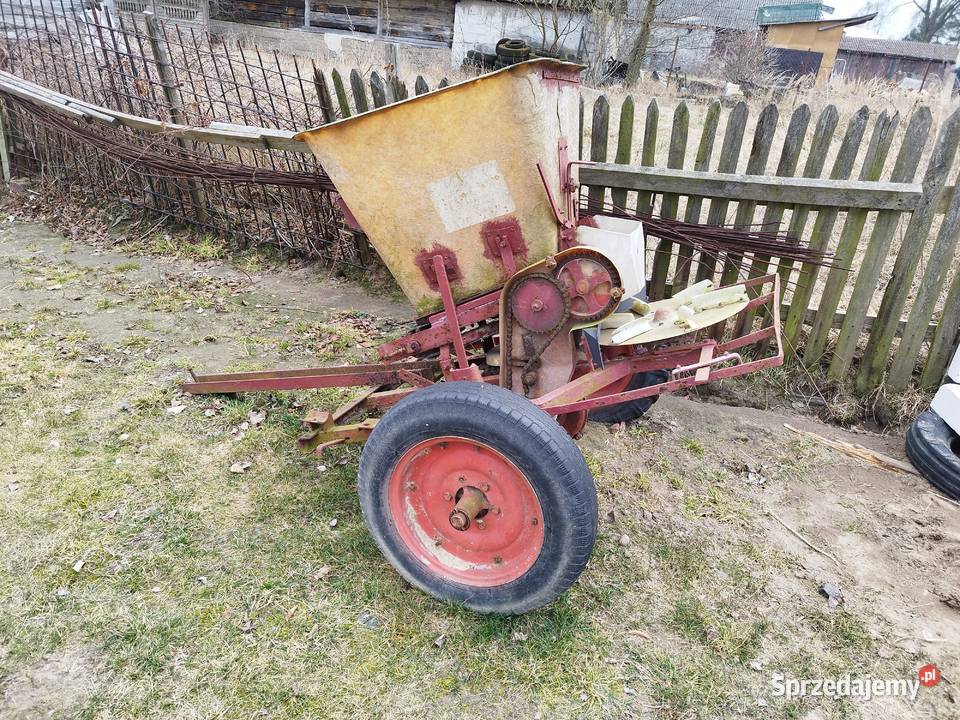 Rozsiewacz nawozu Wólka Świątkowa