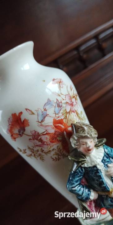 Wazon z figurką Syg numer wycisk w masie Figurka Porcelana i szkło pomorskie Gdańsk sprzedam
