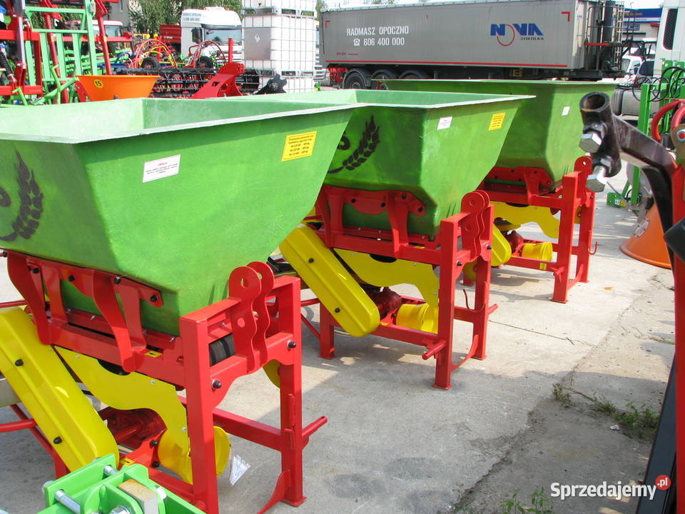 Rozsiewacz nawozowowapienny KŁOS 400 2tarczowy w łódzkie Opoczno