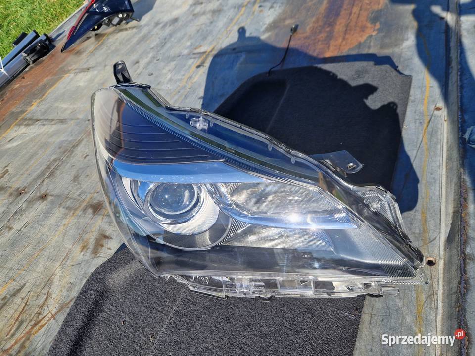 Toyota Yaris III lift soczewka ORG KPL EU prawe podkarpackie Mielec