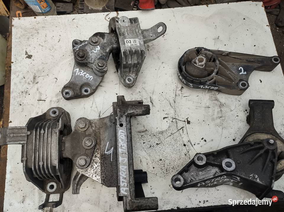 OPEL ASTRA J 13CDTI lapa poduszka silnika
