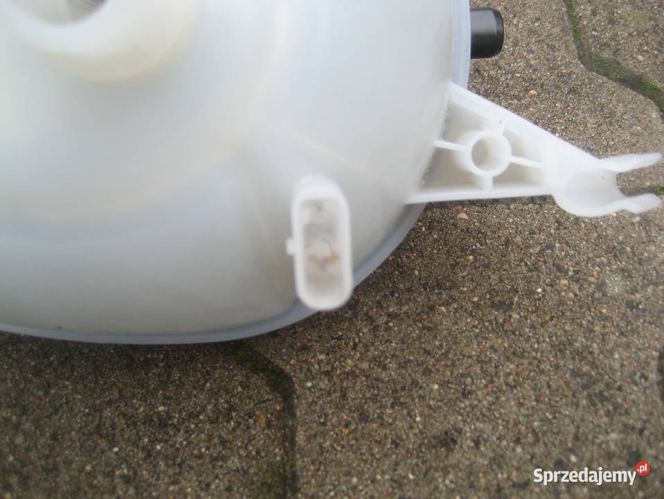 MERCEDES 205 ZBIORNIK WYRÓWNAWCZY WODY Rakoniewice