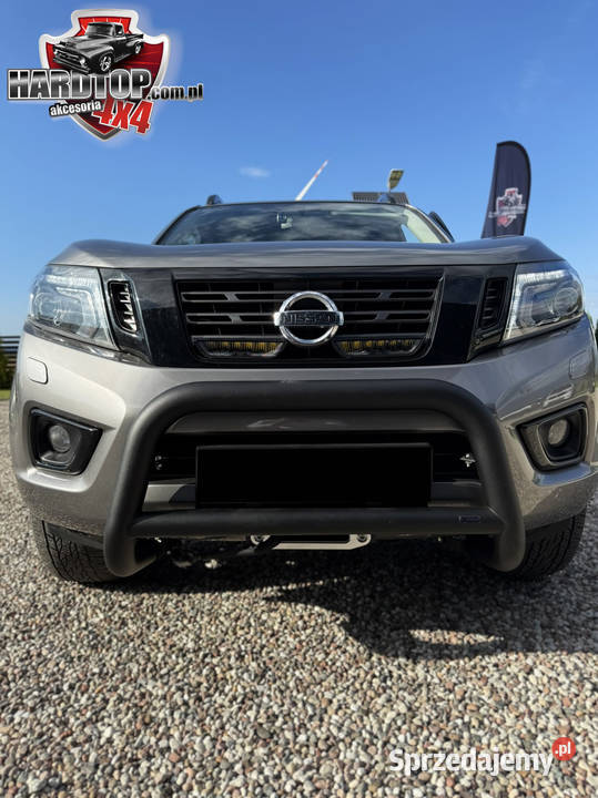 Orurowanie przednie z poprzeczką CZARNE Nissan