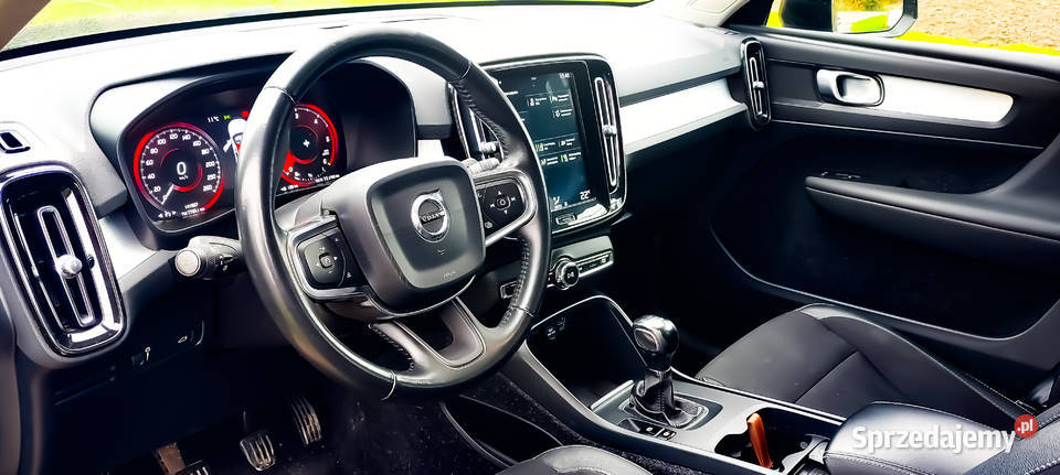 Volvo XC 40 D3 Momentum super stan zadbany manualna Piotrków Trybunalski