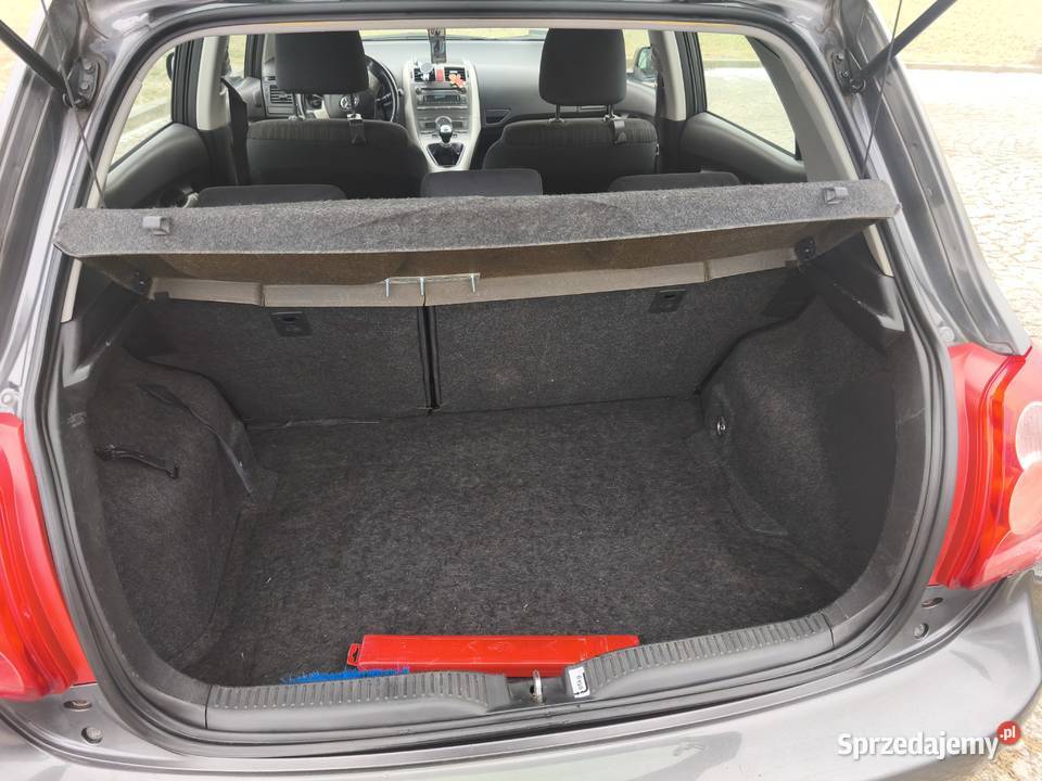 Toyota Auris 16 Benzyna 5d Klima Nowe opony Hak dolnośląskie Strzegom