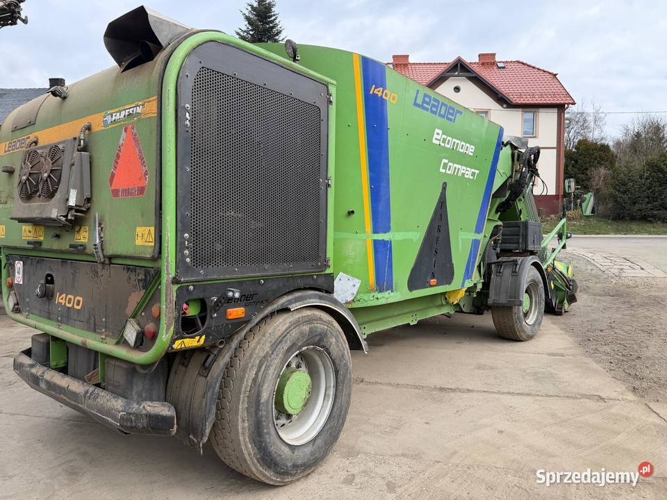 Paszowóz samojezdny Faresin Leader Compact 1400 Faresin Nowa Ruda
