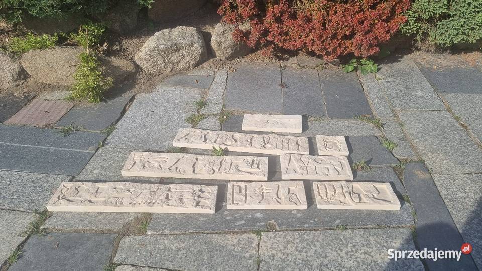 Płytki Stegu z wycofanej kolekcji hieroglify Płytki i fugi