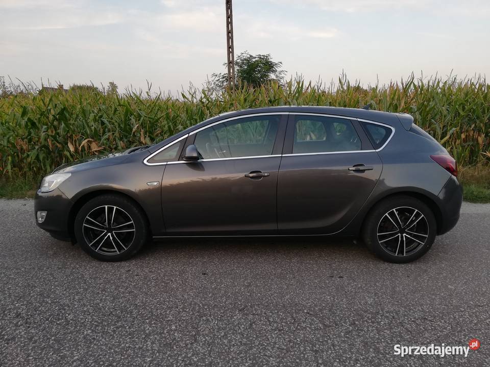 Opel Astra J 2011 14Benzyna Hak Zadbany elektryczne szyby Sompolno