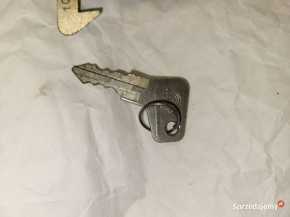 Trabant 601 11 Zamek klapy tylnej tył limuzyna z mazowieckie Piaseczno sprzedam