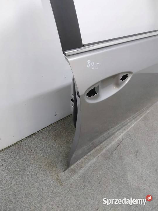 DRZWI PRAWE PRZÓD E16 E17 E18 LIFT Toyota Drzwi