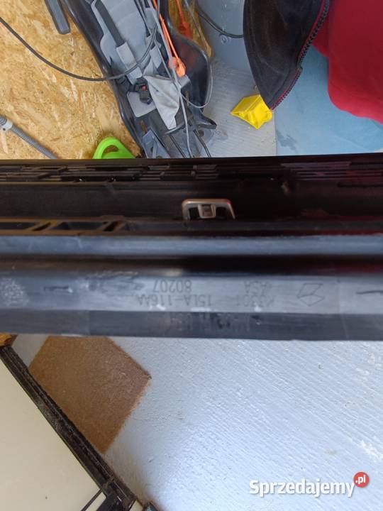 Górny grill Dodge Challenger polift Super stan Starachowice