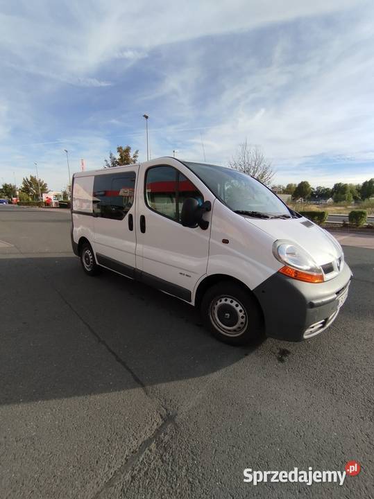 Renault Trafic 2004 19 dCi 172 Książka Serwisowa