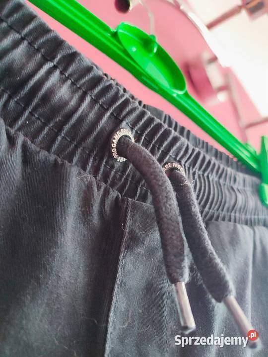 Chłopięce Czarne Spodnie Materiałowe Joggery Suwałki sprzedam
