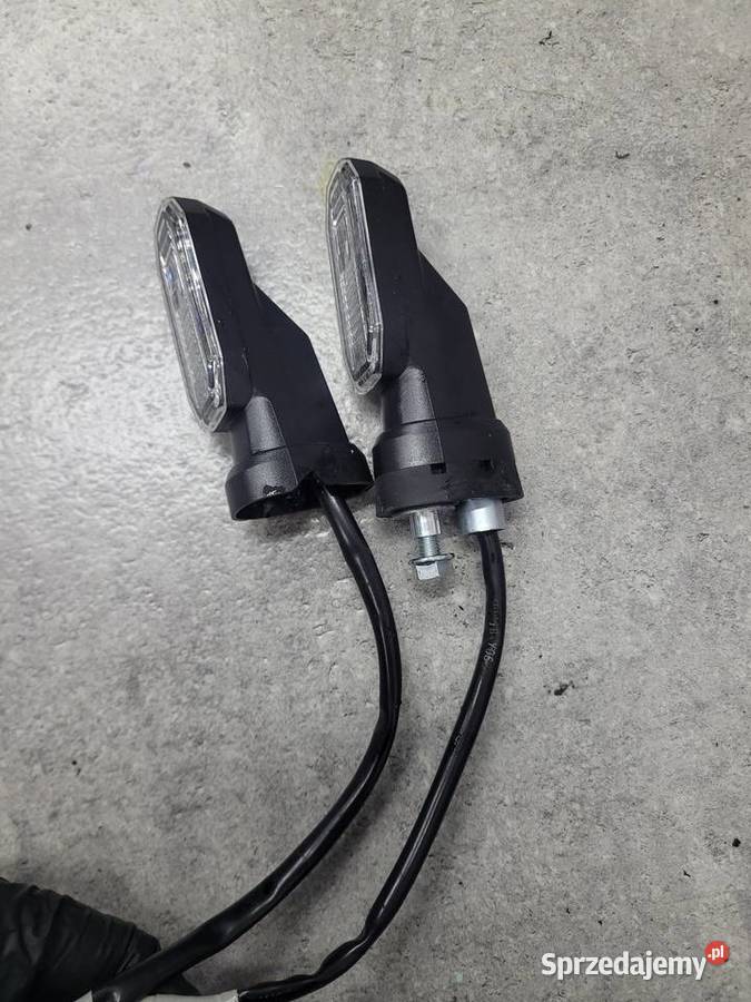 SUZUKI GSX8R GSX 8 R KIERUNKOWSKAZ Nowy Tomyśl