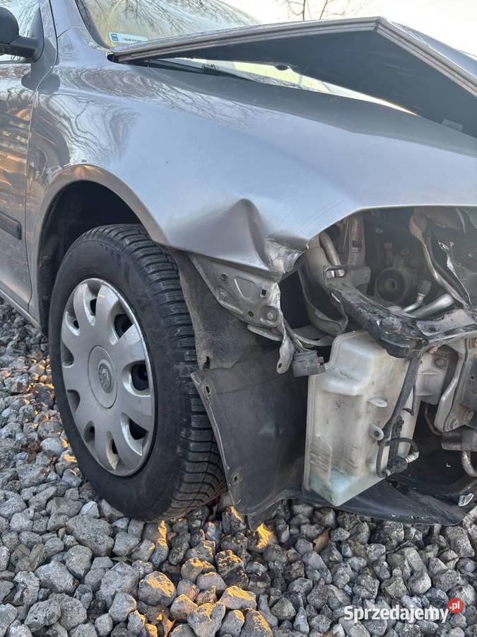 Skoda Octavia II 16 MPI 102 LPG 2007 199 gniazdo AUX Cichawa