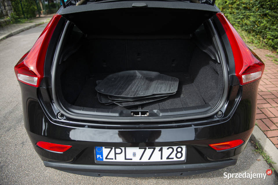 Volvo V40 D2 Webasto Radary Panorama nieuszkodzony Szczecin