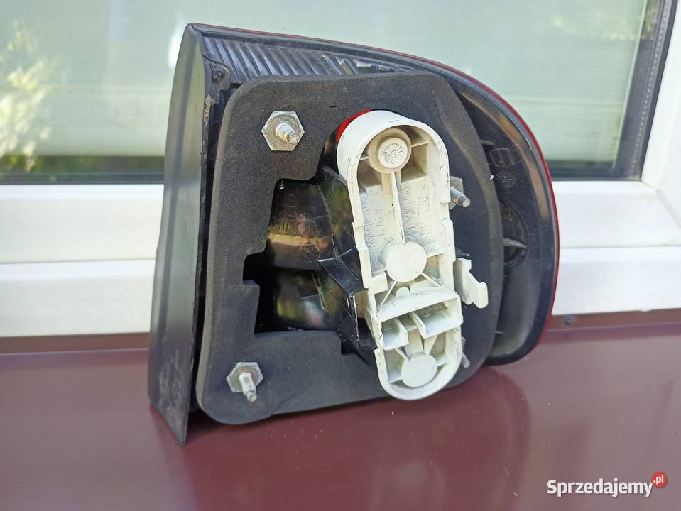 Volvo V40 LIFT lampa tył tylna lewa w błotnik osobowe Sieradz sprzedam