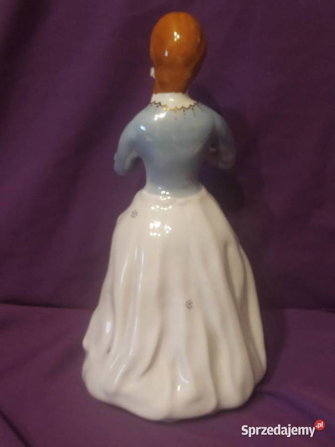 Porcelanowa figurka tancerka z kwiatami PRL Dębno
