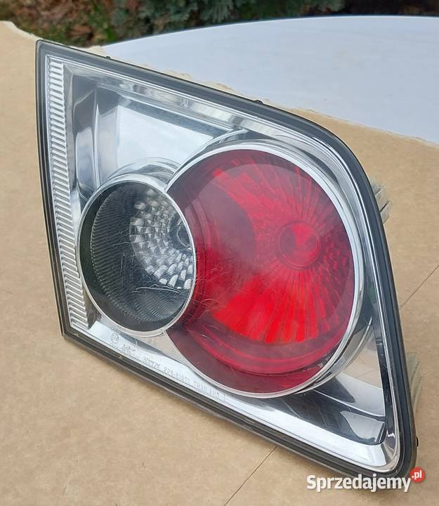 LAMPA W KLAPĘ LEWA TYŁ TYLNA MAZDA 6 GG