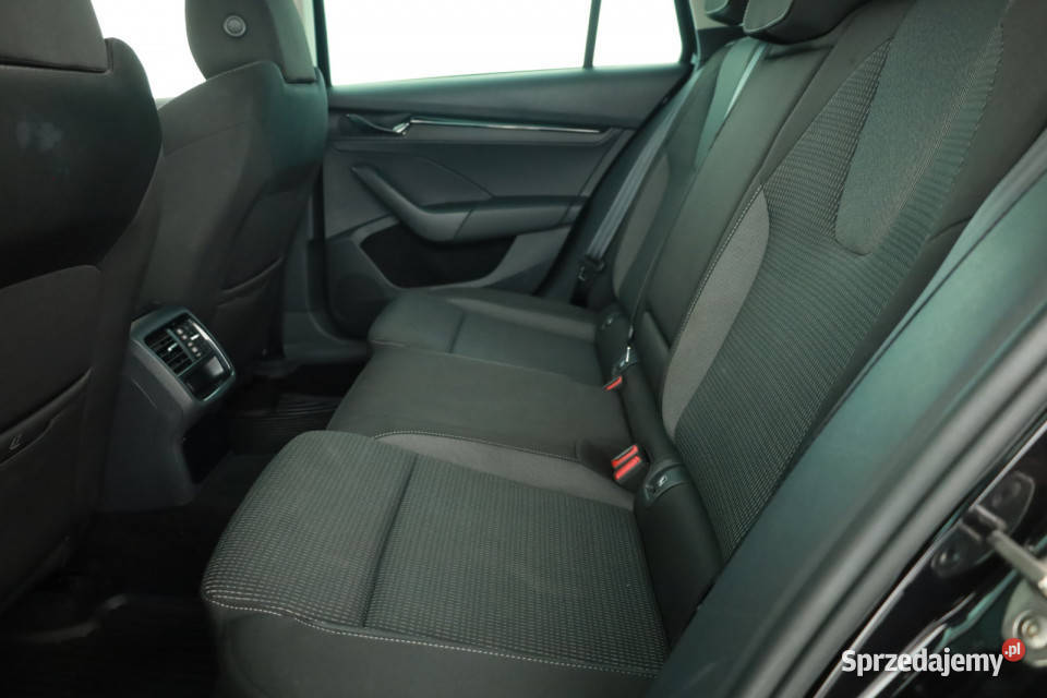 Skoda Octavia 15 TSI światła przeciwmgielne Octavia Piaseczno