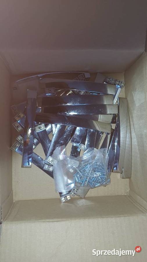 Uchwyty meblowe metalowe 26 sztuk plus śruby 52 sprzedam