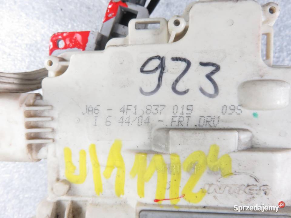 ZAMEK LEWY PRZEDNI AUDI A6 4F2 C6 4F1837015 osobowe
