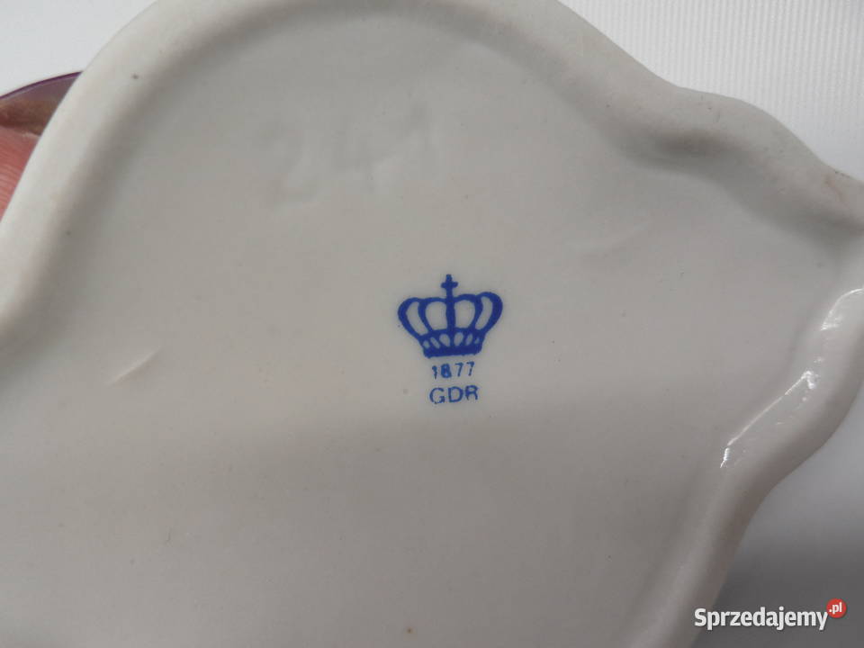 Porcelanowe Puzderkoszkatułka na drobiazgi Porcelana i szkło Porcelana i szkło Raszków