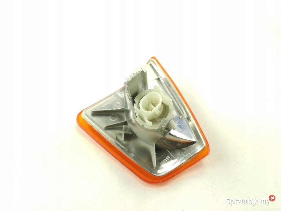 KIERUNKOWSKAZ PRAWY PRZÓD VOLVO 440 460 19881993 osobowe lubelskie