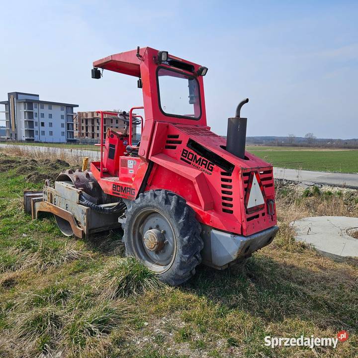 walec okołkowany 45 tony Bomag z pługiem sprzedam