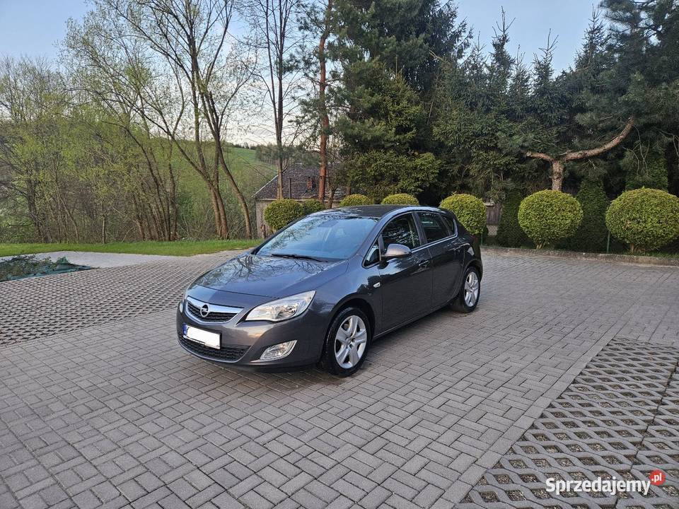 Opel Astra J 2010r 17cdTi 110 Klima Długie Hatchback Ryglice