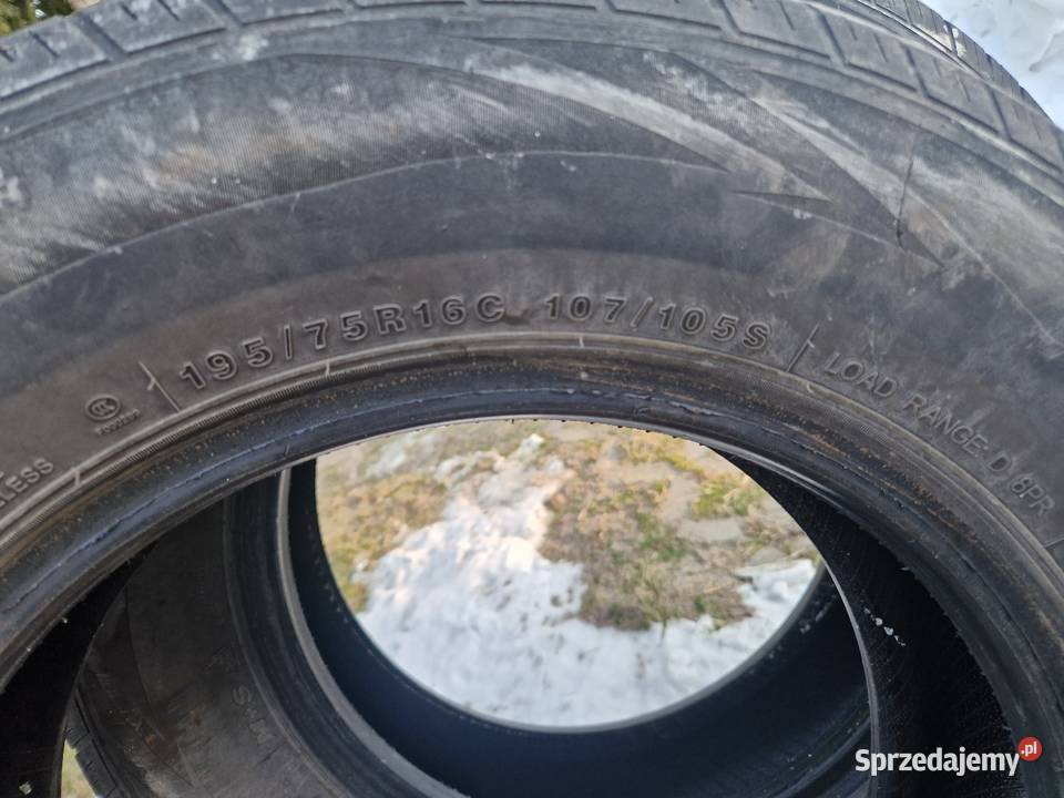 Opony wielosezonowe 19575 R16C oddam Przyszów