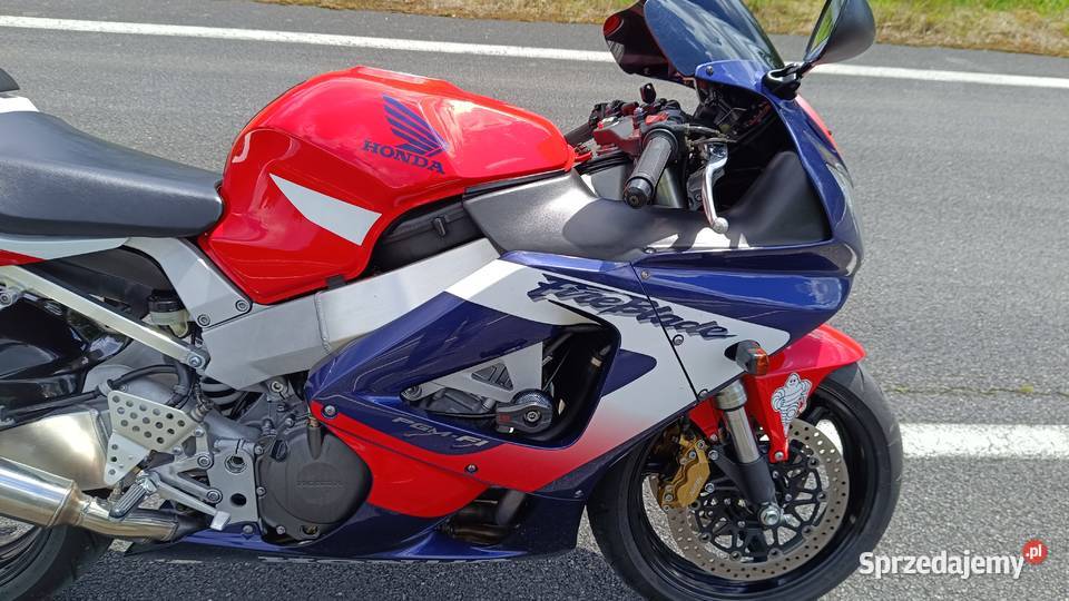 Honda CBR 929 piękny stan Zamienię Rok produkcji 2000 Lubochnia