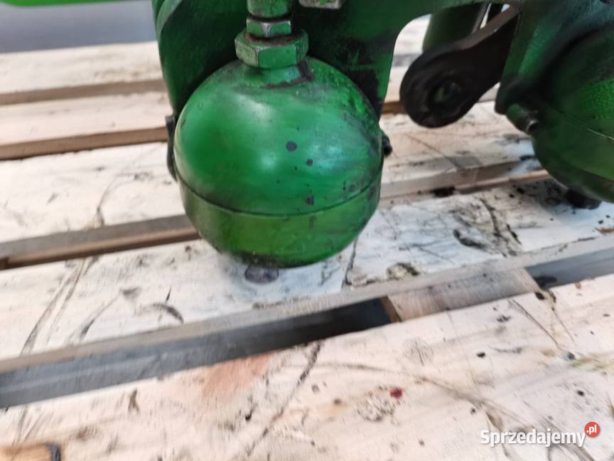 Wspornik osi L116018 John Deere 6810 Pozostałe Wilkowo