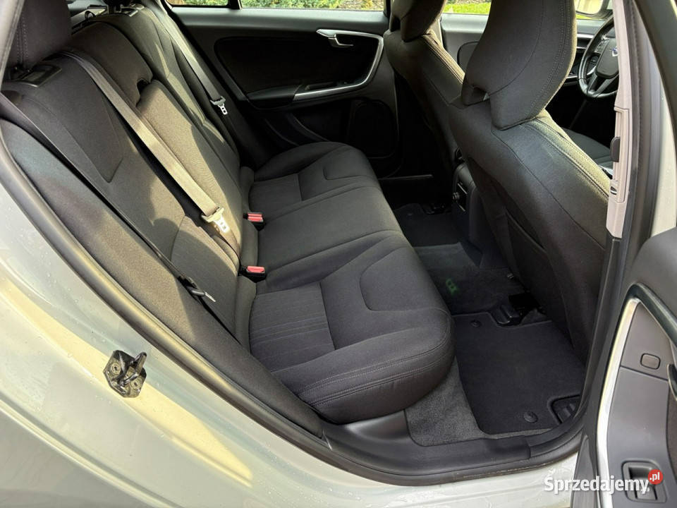 Volvo V60 T4 180 Podgrzewane fotele Hak odpinany V60 Lipówki