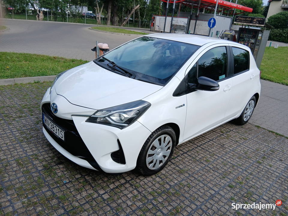 Toyota Yaris Hybrid 15 2017 Automat Ekonomiczna hybryda Warszawa