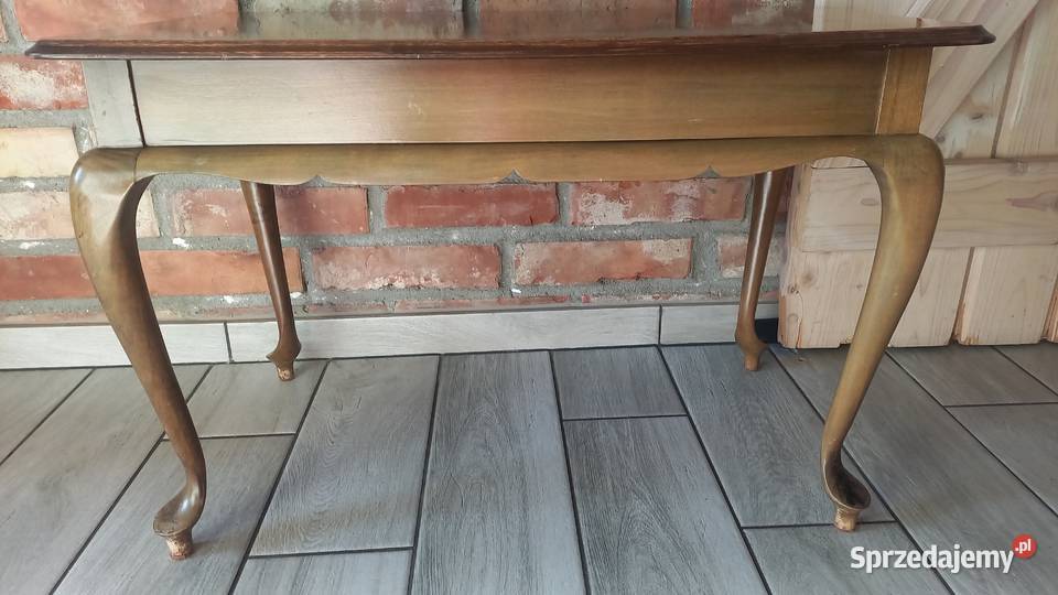 Drewniany stolik stylowy boczny z giętymi nogami Gawroniec