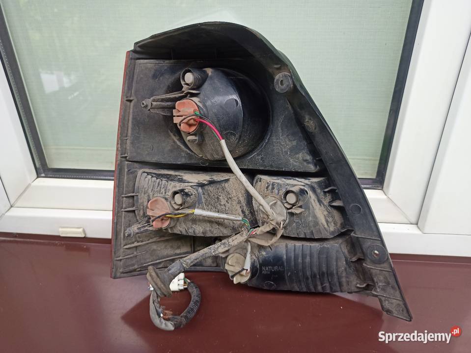 Kia Sorento I 1 lampa tył tylna prawa oprawki Sieradz