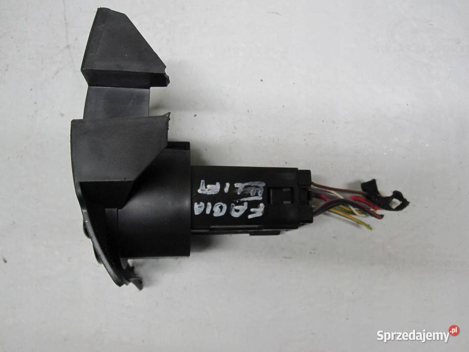 SKODA FABIA II LIFT 11r przełącznik włącznik świętokrzyskie sprzedam