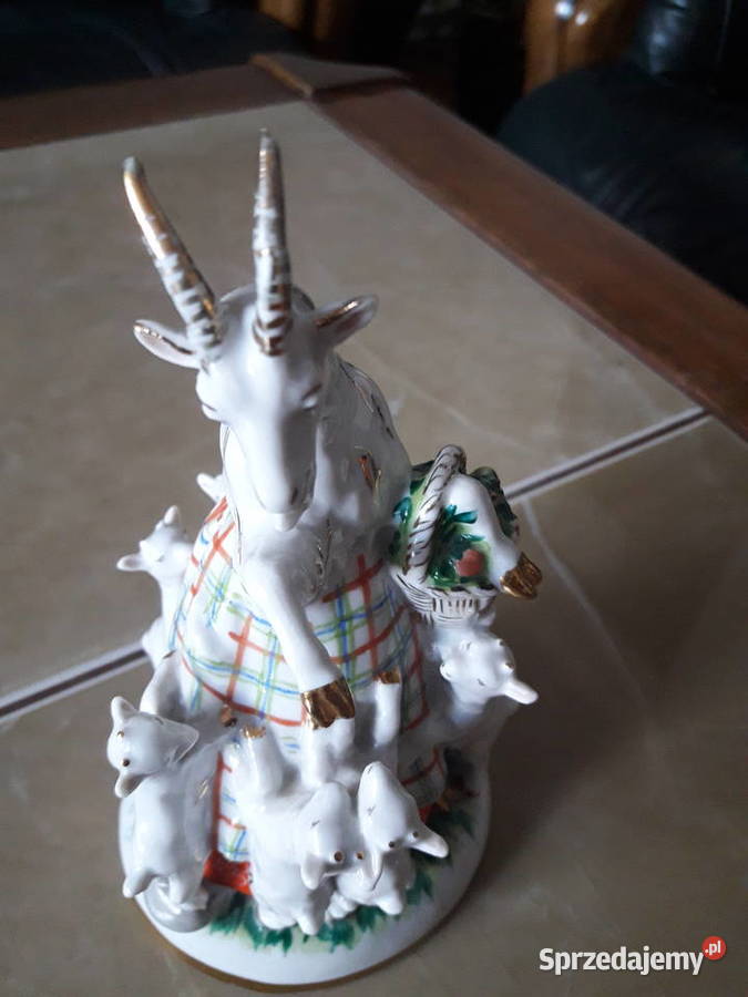Porcelanowa figurka Koza i siedmioro koźląt LFZ Janów Lubelski