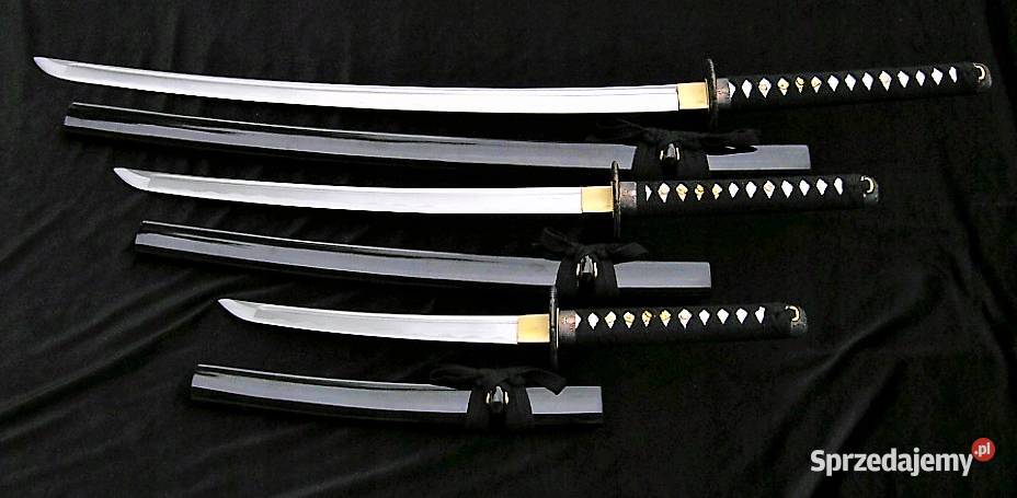 Zestaw trzech mieczy samurajskich katana