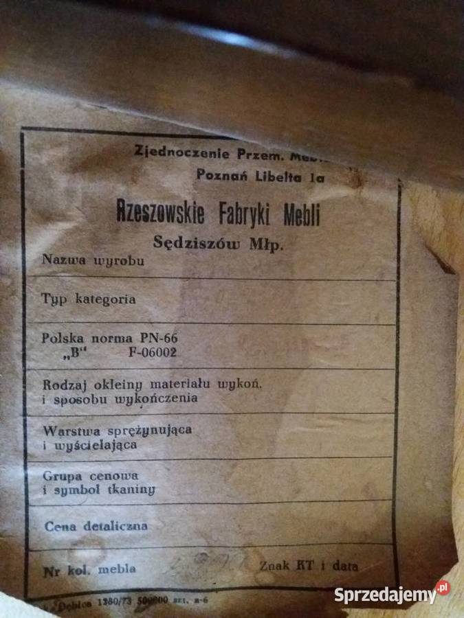 Krzesło drewniane tapicerowane z lat 80 odcienie pomarańczowego  Dębica sprzedam