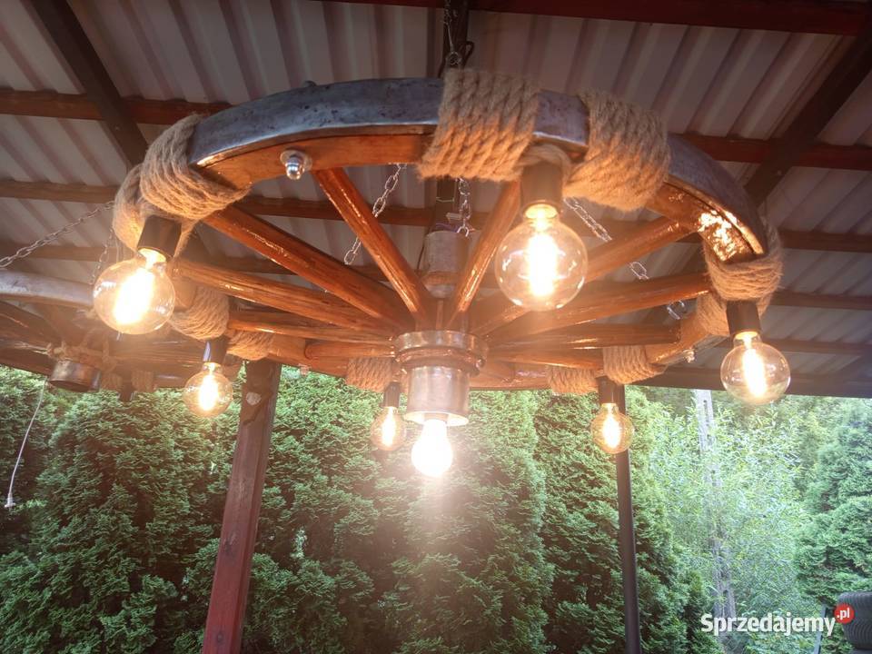 Żyrandol lampa oświetlenie z koła koło wozu podkarpackie Łańcut