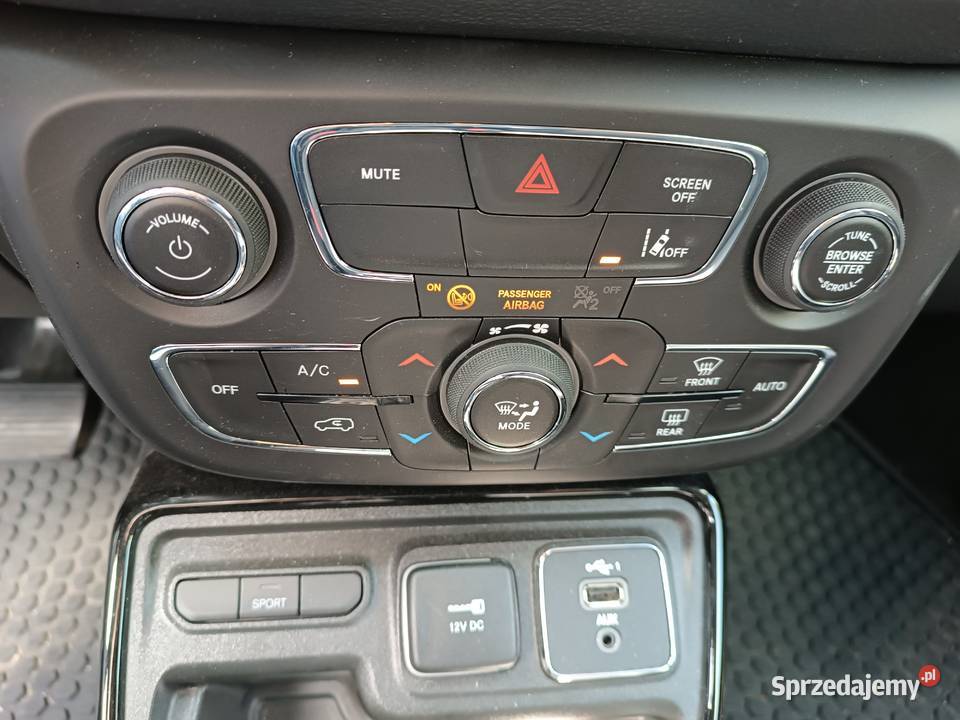 I właściciel salon garażowany serwisowany 16000 ASR (kontrola trakcji)