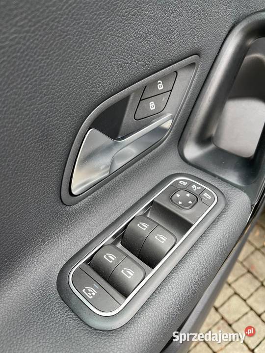 2020 MercedesBenz 180d SPORTBACK manualna Rzeszów