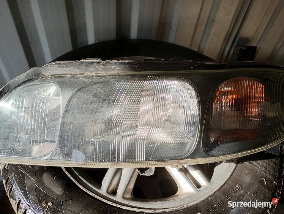 Lampy przód Volvo S60 Szczecyn