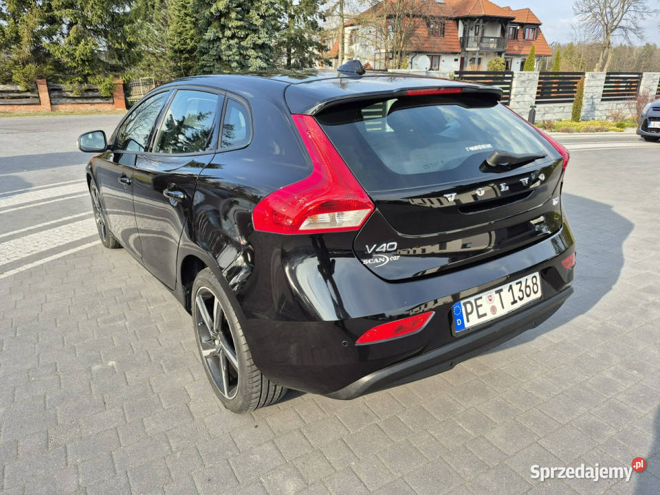 Volvo V40 15 benzyna lift automat navi LED 118 wielofunkcyjna kierownica Drelów