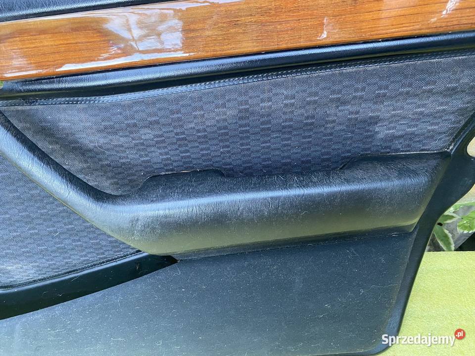 MercedesBenz E W124 Boczki drzwi prawy przód Łagiewniki sprzedam